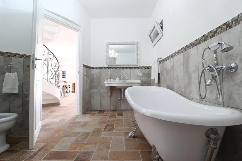 Luxury Villa Arianna Tarano Kültér fotó